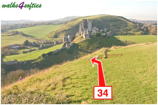 Walk direction photograph: 34 for walk Valley and East Hill, Corfe Castle, Dorset, South West England.