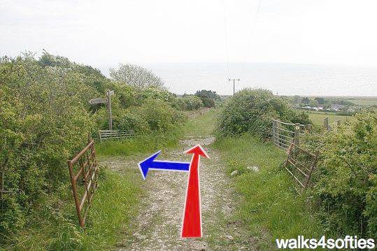 Walk direction photograph: 30 for walk Swyre and Puncknowle, West Bexington, Dorset, South West England.