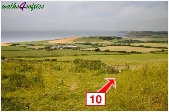 Walk direction photograph: 10 for walk Rope Lake Head, Kingston(Houns-tout), Dorset, South West England.