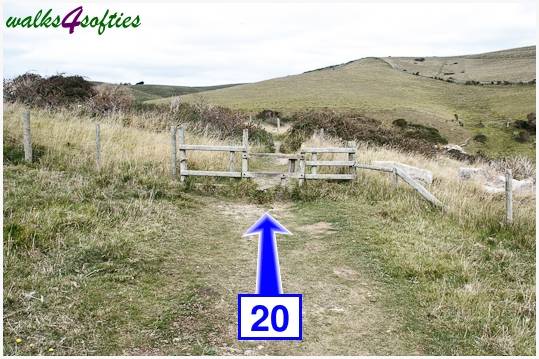 Walk direction photograph: 20 for walk Winspit to Seacombe, Worth Matravers, Dorset, South West England.
