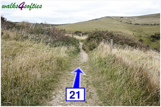 Walking direction photo: 21 for walk Winspit to Seacombe, Worth Matravers, Dorset.