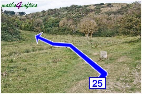 Walking direction photo: 25 for walk Winspit to Seacombe, Worth Matravers, Dorset.