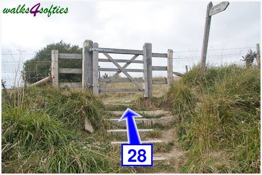Walk direction photograph: 28 for walk Winspit to Seacombe, Worth Matravers, Dorset, South West England.