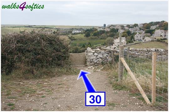 Walk direction photograph: 30 for walk Winspit to Seacombe, Worth Matravers, Dorset, South West England.
