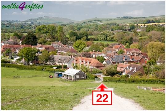 Walk direction photograph: 22 for walk Hambledon Hill, Shroton, Dorset, South West England.